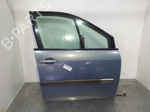 Used Right front door RENAULT SCÉNIC II (JM0/1_) 1.9 dCi (JM0G, JM12, JM1G, JM2C) (120 hp) 17143990
