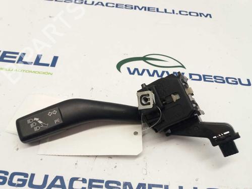 Used Steering column stalk SEAT LEON (1P1) 1.9 TDI (105 hp) 2869019