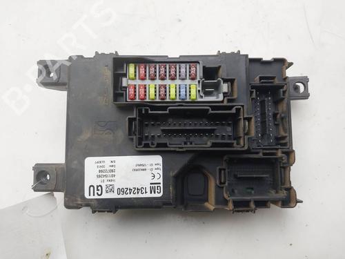 Used Fuse box Fuse box 38951810 38951810