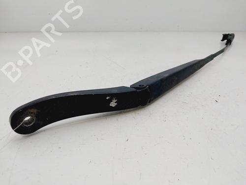 Used Front windshield wiper arm RENAULT CLIO III (BR0/1, CR0/1) [2005-2014]  31060403