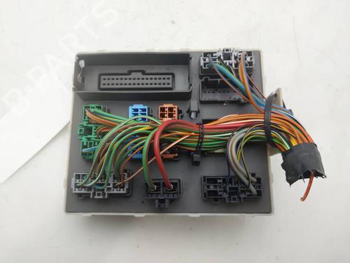 Used Fuse box Fuse box 38590814 38590814