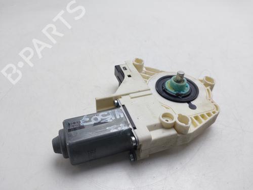 Used Left rear window motor Left rear window motor LAND ROVER RANGE ROVER SPORT I (L320) 3.0 D 4x4 (245 hp) 35897746 35897746