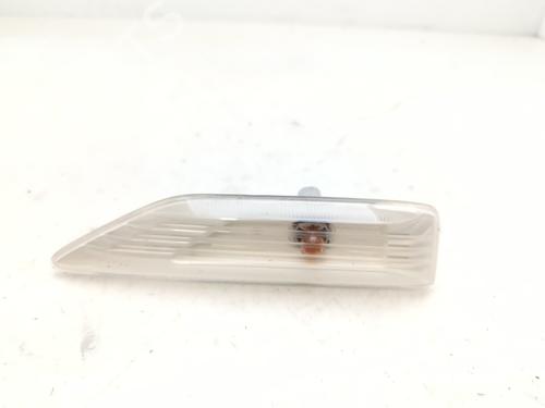 right-side-indicator-ssangyong-tivoli-2015-34179874 main image