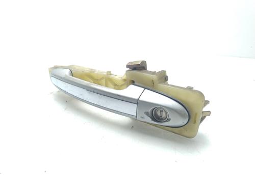Used Front left exterior door handle HYUNDAI SANTA FÉ II (CM) 2.2 CRDi 4x4 (155 hp) 27222076