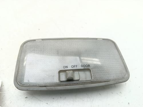 Luz interior Luz interior TOYOTA AURIS (_E18_) 1.4 D-4D (NDE180_, NDE180R) (90 hp) 33982397 33982397