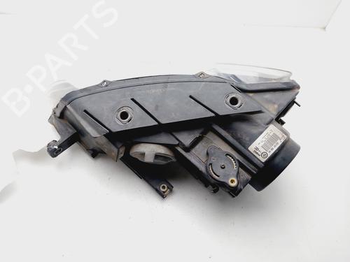 Używane Lampa przednia prawa VW PASSAT B6 (3C2) [2005-2010]  25997104