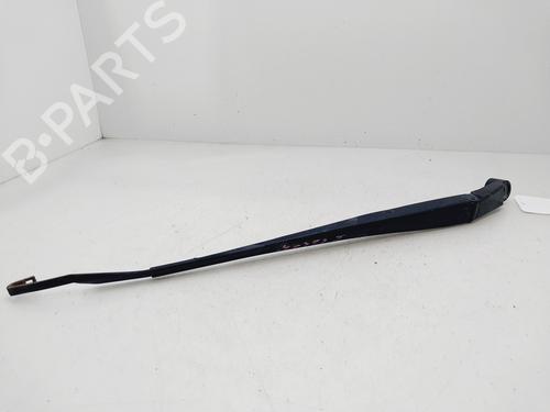 Used Front windshield wiper arm TOYOTA COROLLA Saloon (_E15_) [2006-2018]  31052629
