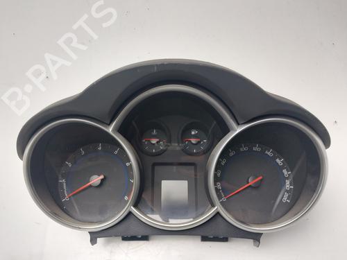 Used Instrument cluster CHEVROLET CRUZE (J300) 1.6 (113 hp) 31138259