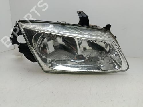 Used Right headlight NISSAN ALMERA II Hatchback (N16) 1.5 (90 hp) 31930755