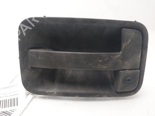 Używane Klamka zewnętrzna drzwi przednich lewych FIAT SCUDO Platform/Chassis (220_) 2.0 JTD (94 hp) 30832578