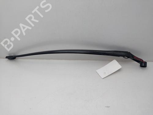 Used Front windshield wiper arm Front windshield wiper arm 38159122 38159122