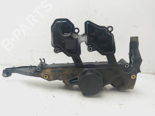 Used Valve cover RENAULT KOLEOS I (HY_) 2.0 dCi (HY0K) (150 hp) 26942354