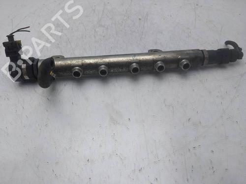 Used Injection rail Injection rail 39595836 39595836