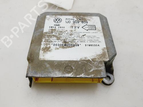 Airbag module VW GOLF IV (1J1) 1.9 TDI (110 hp) 27657903
