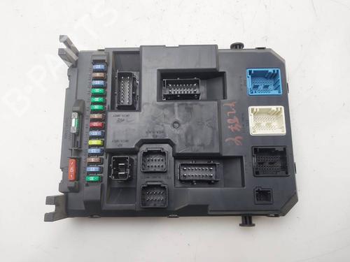 Used Fuse box Fuse box 38562830 38562830