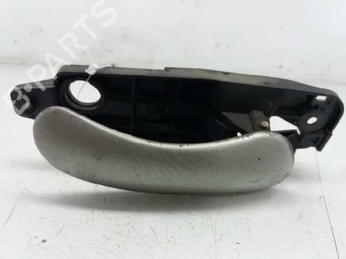 Maneta interior delantera derecha FIAT STILO (192_) 1.6 16V (192_XB1A) (103 hp) 3315203