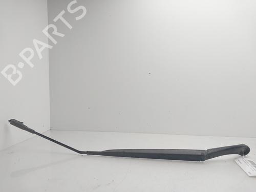 Used Front windshield wiper arm Front windshield wiper arm 33411575 33411575