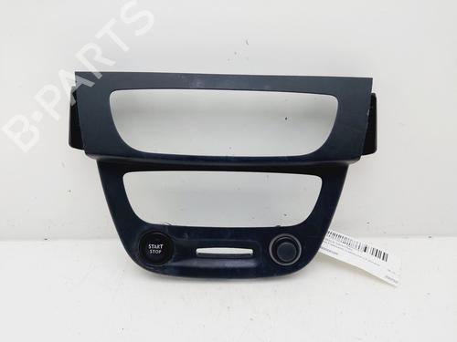 Consola central RENAULT MEGANE III Hatchback (BZ0/1_, B3_) 1.5 dCi (BZ09, BZ0D, BZ1W, BZ29, BZ14) (110 hp) 32032356