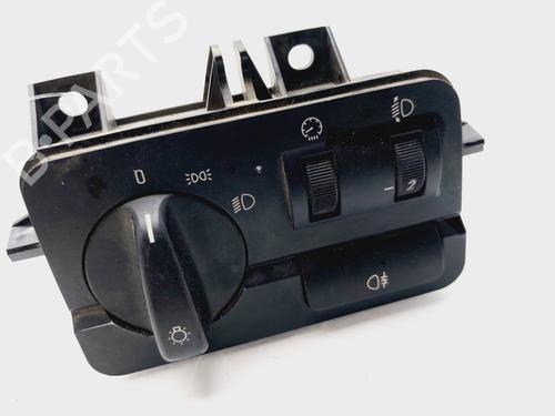 Used Headlight switch BMW 3 (E46) 320 d (150 hp) 18333591