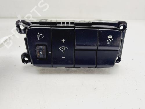 Used Headlight switch KIA SPORTAGE IV (QL, QLE) 1.7 CRDi (116 hp) 20641285