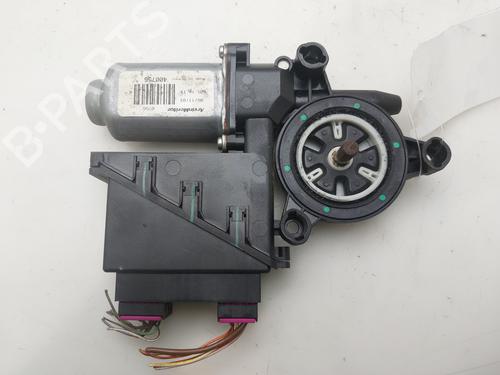 Portierruitmotor linksvoor Portierruitmotor linksvoor 38105215 38105215