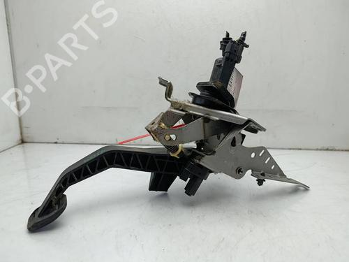 Used Clutch pedal Clutch pedal FORD FOCUS III 1.0 EcoBoost (125 hp) 40077156 40077156