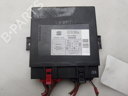 Used Comfort control module Comfort control module SEAT CORDOBA (6K1, 6K2) [1993-2002] 33842423 33842423