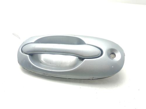 Used Front left exterior door handle KIA CARNIVAL II (GQ) [1999-2007]  26610333