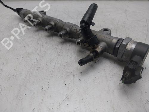 Used Injection rail Injection rail 37010956 37010956