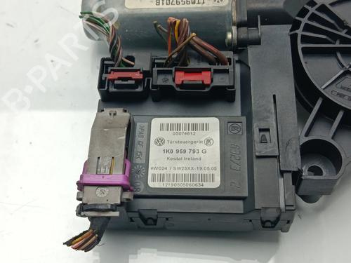 Moteur de lève-vitre avant gauche SKODA OCTAVIA II (1Z3) | BP30863393E21