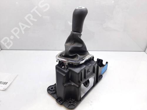 Used Gear lever RENAULT MEGANE III Hatchback (BZ0/1_, B3_) 1.5 dCi (BZ1G, BZ1W, BZ0R) (95 hp) 10375014