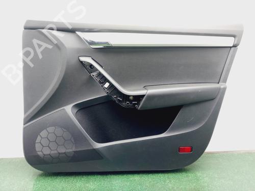 Pannello porta anteriore destro SKODA OCTAVIA III Combi (5E5, 5E6) [2012-2020]  32406796