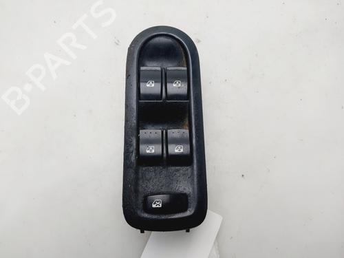Used Left front window switch RENAULT SCÉNIC II (JM0/1_) [2003-2010]  31798905