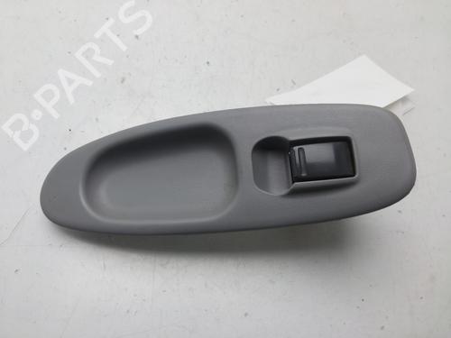 Used Right front window switch NISSAN ALMERA TINO (V10) [1998-2006]  27869803