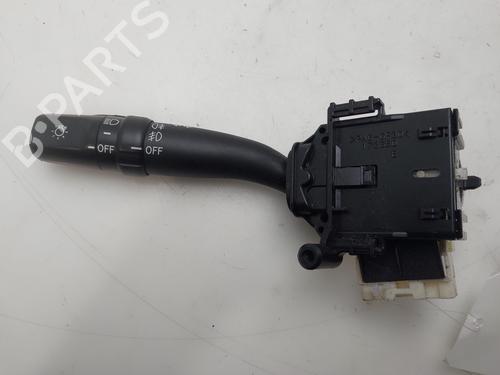 Forlygtekontakt Forlygtekontakt TOYOTA COROLLA Verso (ZER_, ZZE12_, R1_) 2.2 D-4D (AUR10_, AUR10R) (136 hp) 34155220 34155220