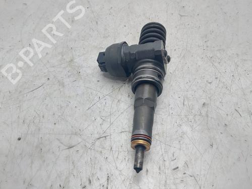 Used Injector SEAT LEON (1P1) 1.9 TDI (105 hp) 30121175