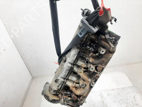 Used Cylinder head RENAULT SCÉNIC I MPV (JA0/1_, FA0_) 1.9 dCi RX4 (101 hp) 32183583