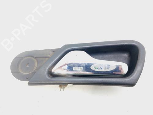 Venstre foran invendig håndtak MERCEDES-BENZ C-CLASS (W203) C 220 CDI (203.006) (136 hp) 21671777