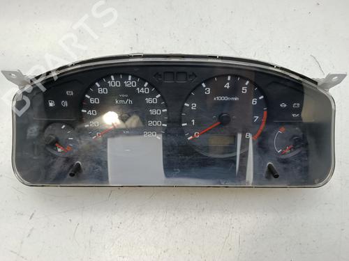 Used Instrument cluster NISSAN PRIMERA (P11) 1.6 16V (99 hp) 31051068
