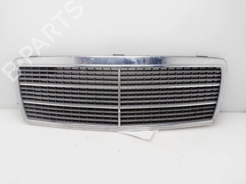 grille-mercedes-benz-c-class-w202-1993-1994-1995-1996-1997-1998-1999-2000-31932550 main image