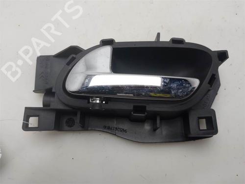 Used Front left interior door handle Front left interior door handle 38413265 38413265