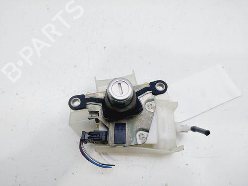 Używane Klamka klapy tylnej / bagażnika AUDI A4 B5 (8D2) 1.8 T (150 hp) 23222282
