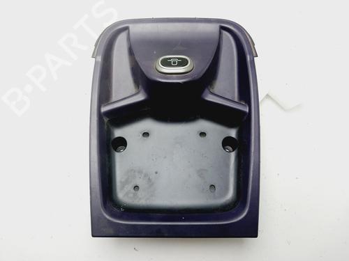 Console central FIAT FIORINO Box Body/MPV (225_) 1.3 D Multijet (225BXD1A, 225BXB1A, 225BXB11) (75 hp) 32032380