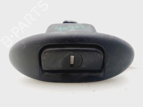 Used Tailgate handle RENAULT MEGANE I Classic (LA0/1_) 1.6 16V (LA00, LA04, LA0B, LA11, LA16, LA19, LA1J, LA1K,... (107 hp) 31881771