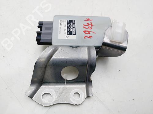 Elektronische module LEXUS IS III (_E3_) 300h (AVE30_, AVE30R) (223 hp) 30657759