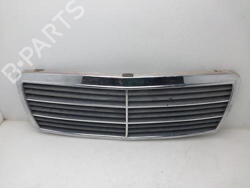 Grill MERCEDES-BENZ C-CLASS (W202) C 200 D (202.120) (75 hp) 27261294
