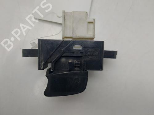 Interrupteur de vitre arrière gauche NISSAN X-TRAIL I (T30) | BP30873988I29