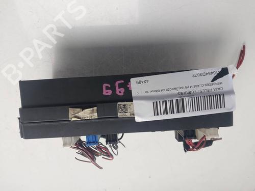 Used Fuse box Fuse box 38929095 38929095