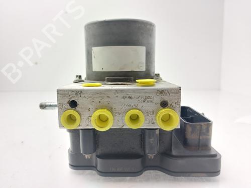 Used ABS pump ABS pump CITROËN C3 III (SX) 1.2 VTi 82 (82 hp) 32871156 32871156