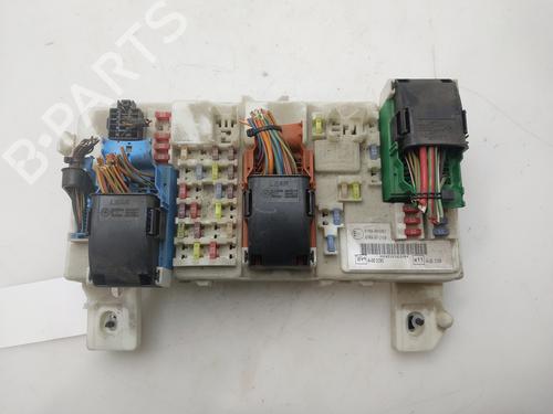 Used Fuse box Fuse box 38336008 38336008